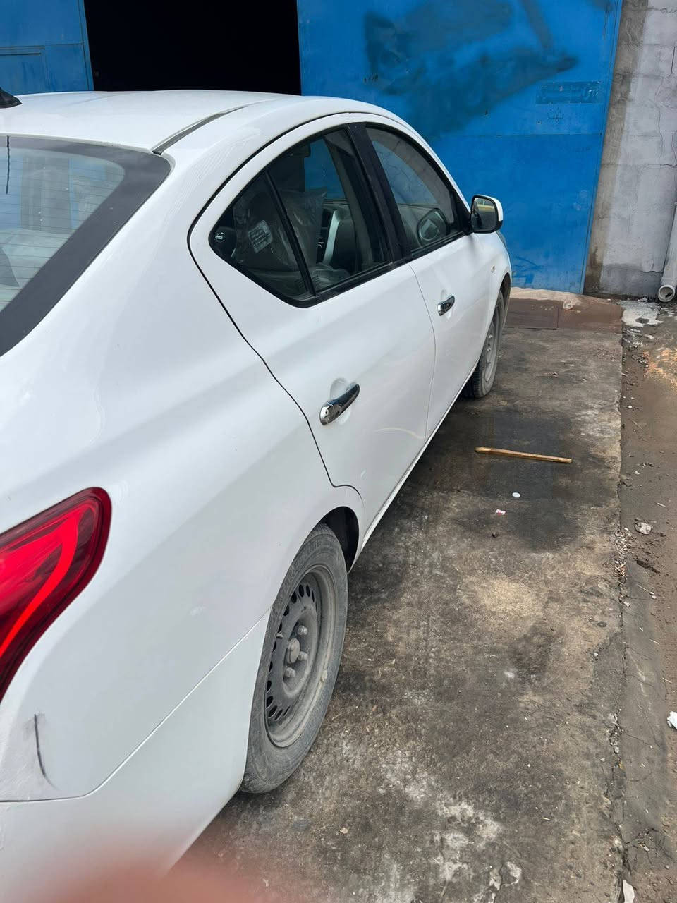 نيسان صني 2021
كفاله ماعدا شخط بالباب واللي بالجاملغ الخلفي موضح بالصوره 
سنويه ماساقطه 
السعر 107 
***********
