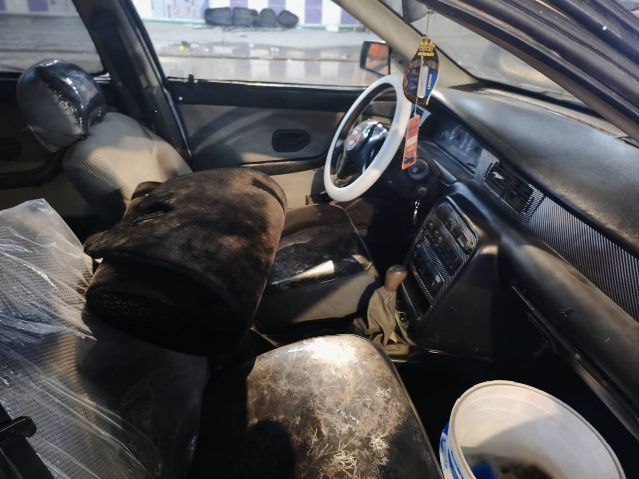 سمند مديل 10 مكينة وكير وتبريد مكفولات  سعر 34 وبيها مجال او مراوس بسايبا نضيفة 

رقم قادسية مكانها ديوانية


**إذا كنت صاحب هذا الإعلان وتريد حذفه لأي سبب، رجاءا أرسل رسالة إلى الدعم الفني**