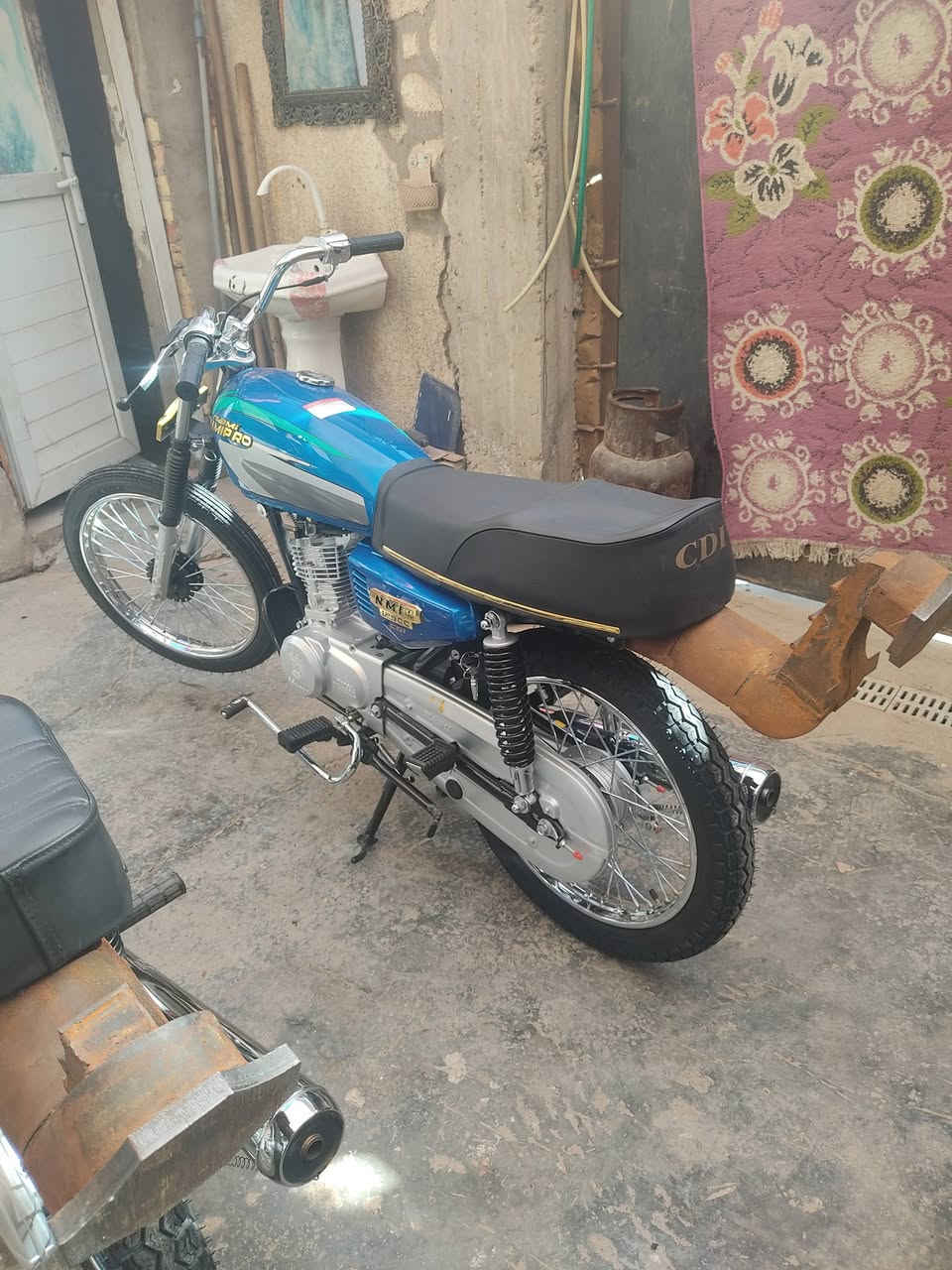 سلام عليكم دراجات للبيع تعمير جدد المكاين تيجي نامه تيجي ام الحربه 
الوحده 950بوكاني بغداد شعب ***********
