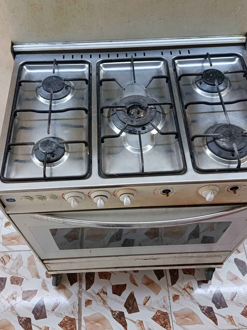 طباخ البيع رقم الهاتف***********
