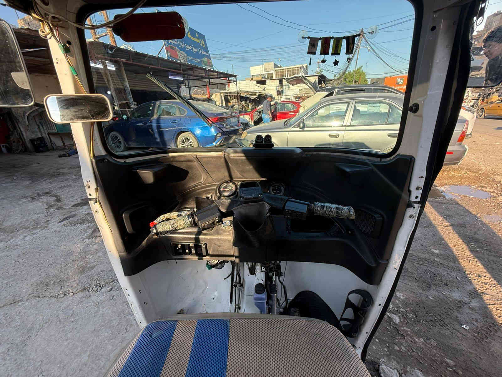 سلام عليكم ورحمه الله وبركاته تكتك البيع موديل 2021 التكتك مكفوله محرك وكير وكشر نضيف سعر 9  مكاني بغداد الحريه ***********
