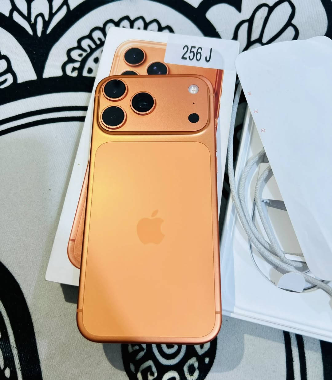 iPhone 17 Pro Max
السلام عليكم ورحمة الله وبركاته 

iPhone 17 Pro Max 
256GB
* ملحقاتة كاملة
* سيمكارت eSIM
* صحة البطارية100🔋
* السعر 1،975،000 بي مجال جدا بسيط
*  للاستفسار ***********
 غير متواجد واتساب وفيس بوك

مكاني بغداد الرصافة

