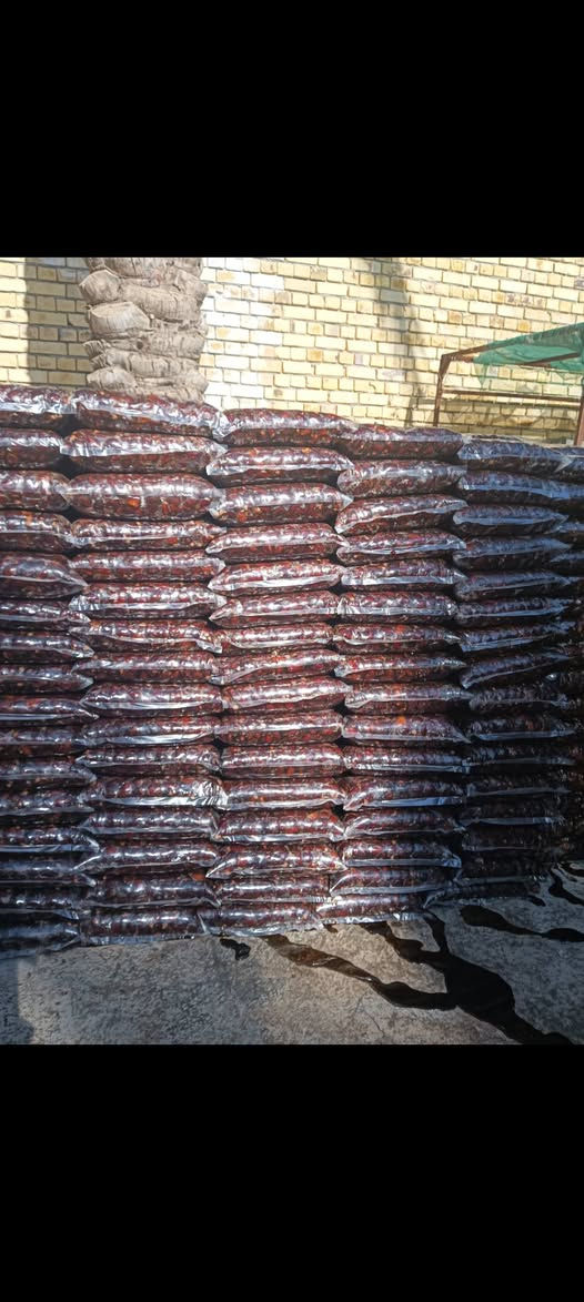 سلام عليكم تمر لحله درجه اولى خستاوي وشكر وسلطاني جمله فقط طن فوك لايوجد خدمت توصيل  رقم الموبايل ***********
