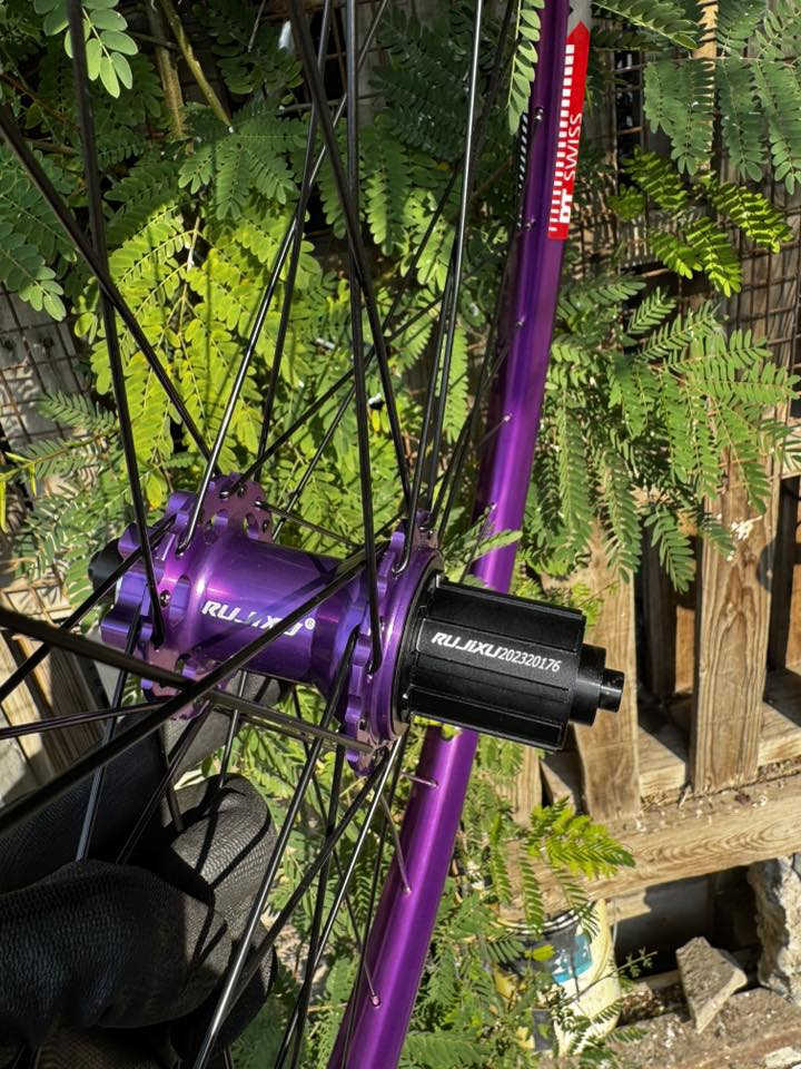 السلام عليكم 
متوفر ويالة حجم٢٩
***********
