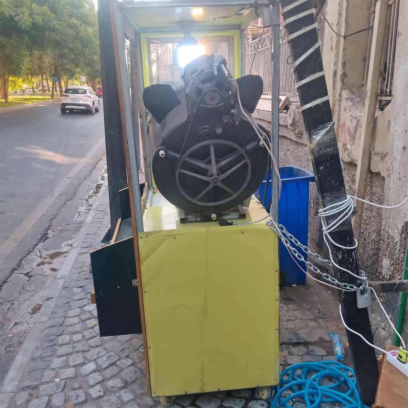 السلام وعليكم عربانه مال حب وجبس الكراده  اخت الجديده للبيع  مكانها كراده  السعر 325 وبيها مجال
***********
