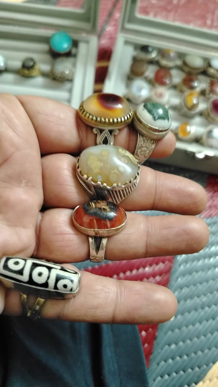 خواتم للبيع كل واحد وسعره  حدد الخاتم وتعرف سعره خواتم خشنه ابيع خواتم  مو كسر أخوتي الاعزاء


**إذا كنت صاحب هذا الإعلان وتريد حذفه لأي سبب، رجاءا أرسل رسالة إلى الدعم الفني**