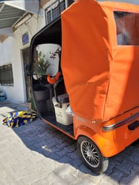 توك توك للبيع ٠٧٧١٥٥١٨١٨٤