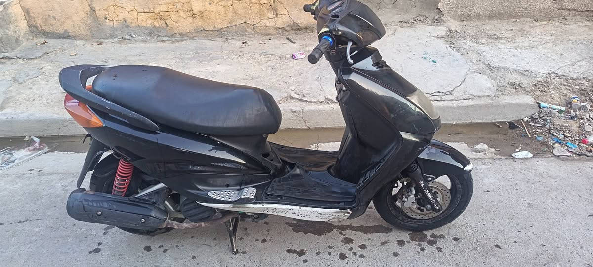 سكنس ١١٠ سرعهت ستان حساس ياباني اصلي جاهزه كلشي شغال فقط الدكمه مال لايت مكسوره والسعر ٤٢٥وقابل للتفاوض مكاني بغداد الشعله ***********
