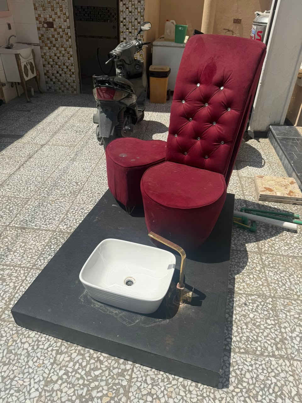 ستيج اكرلك مستعمل قليل كامل
سعره 150 كلش نضيف 

مكاني بغداد واكو توصيل 

واتساب : ***********
