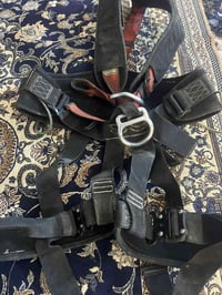 أحزمة تسلق عدد6 سعر القطعة 10الف رقم 07713094403