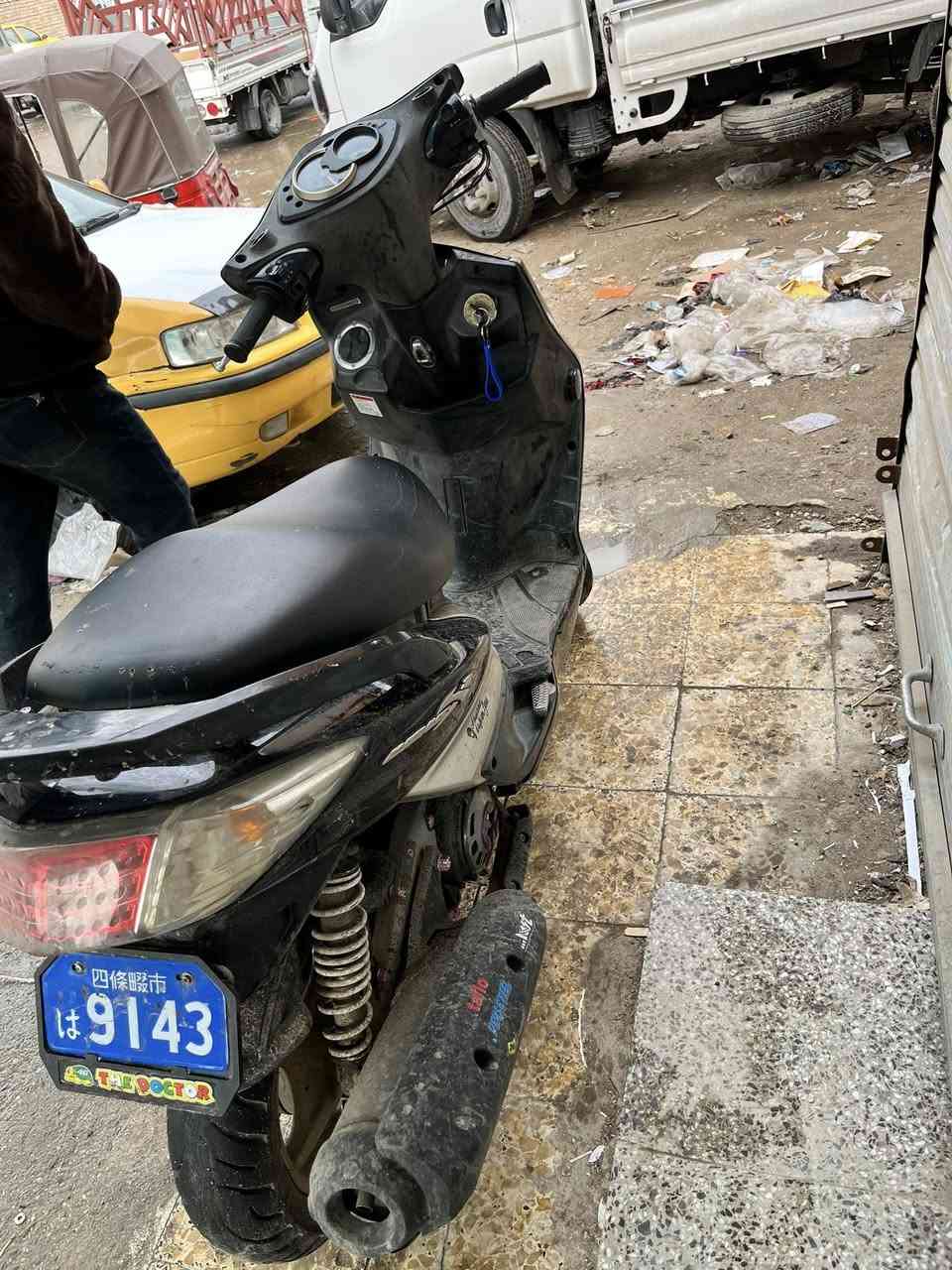 السلام عليكم سكنس فحل كولد طلاعات دراجه نازله من رمبه قبل شهرين تقريباً ومستعجل عل بيعته الان شويه ظروف وطالب سادس دراجه محرك مامفتوح مكفوله من كلشي اي نقص مابيه كامله من كلشي بس يرادله غسله 
الاتصال *********** العنوان بغداد الشعب
