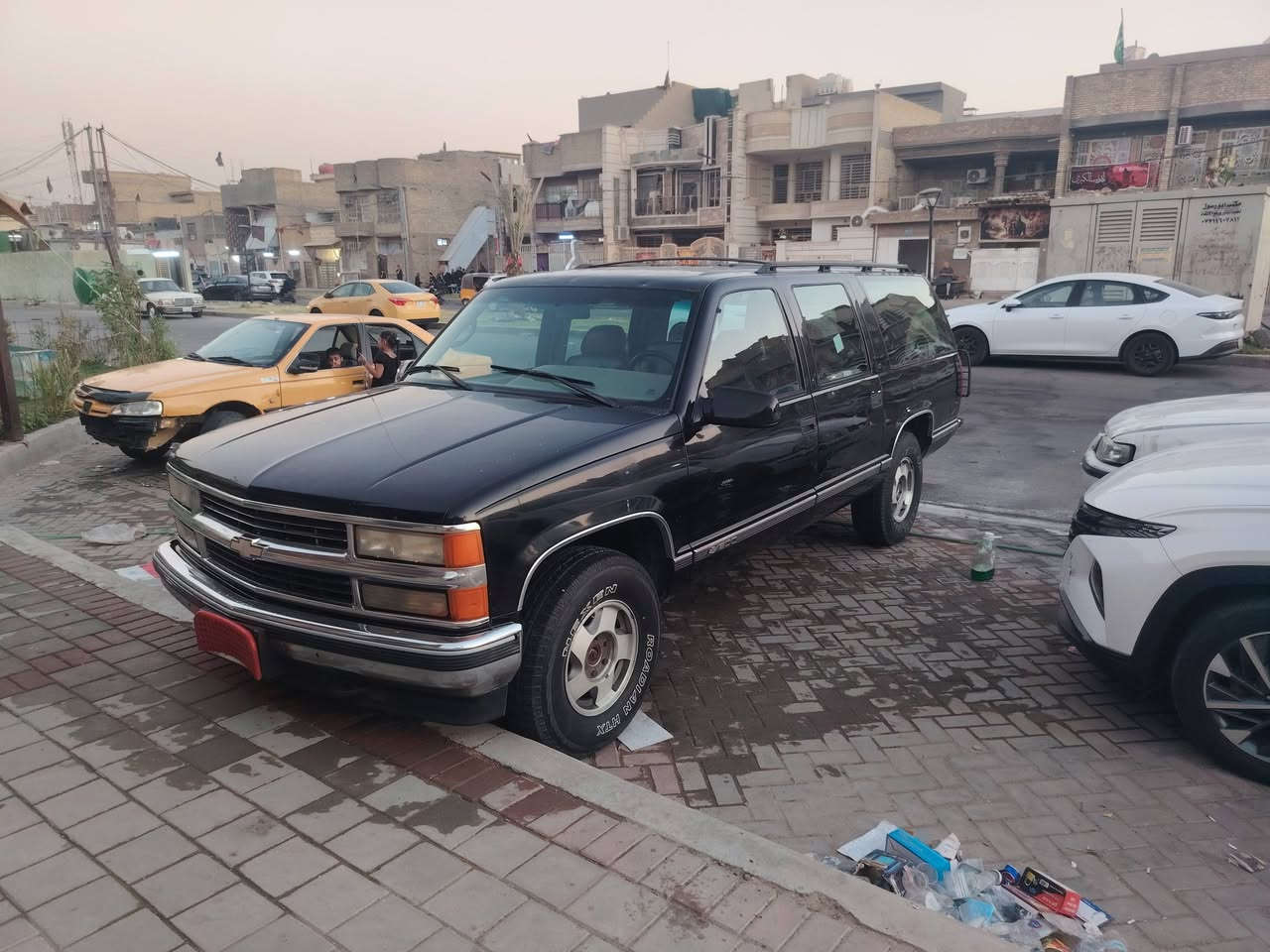 السلام عليكم مكلف بل نشر رقم صاحبهه هاذه
***********
شوفرليت مديل ٩٦ محرك عنكبوت ٣٥٠ نضيف كولش
 فور ويل
تبريد وتدفئه وكهرباء كامله كل نقص ماكو
رقم بغداد الماني سنويه كارتونيه قاصرين بيهه ابيع كوم حديد عارضهه ٣٢
مكان بغداد مدينة الصدر
