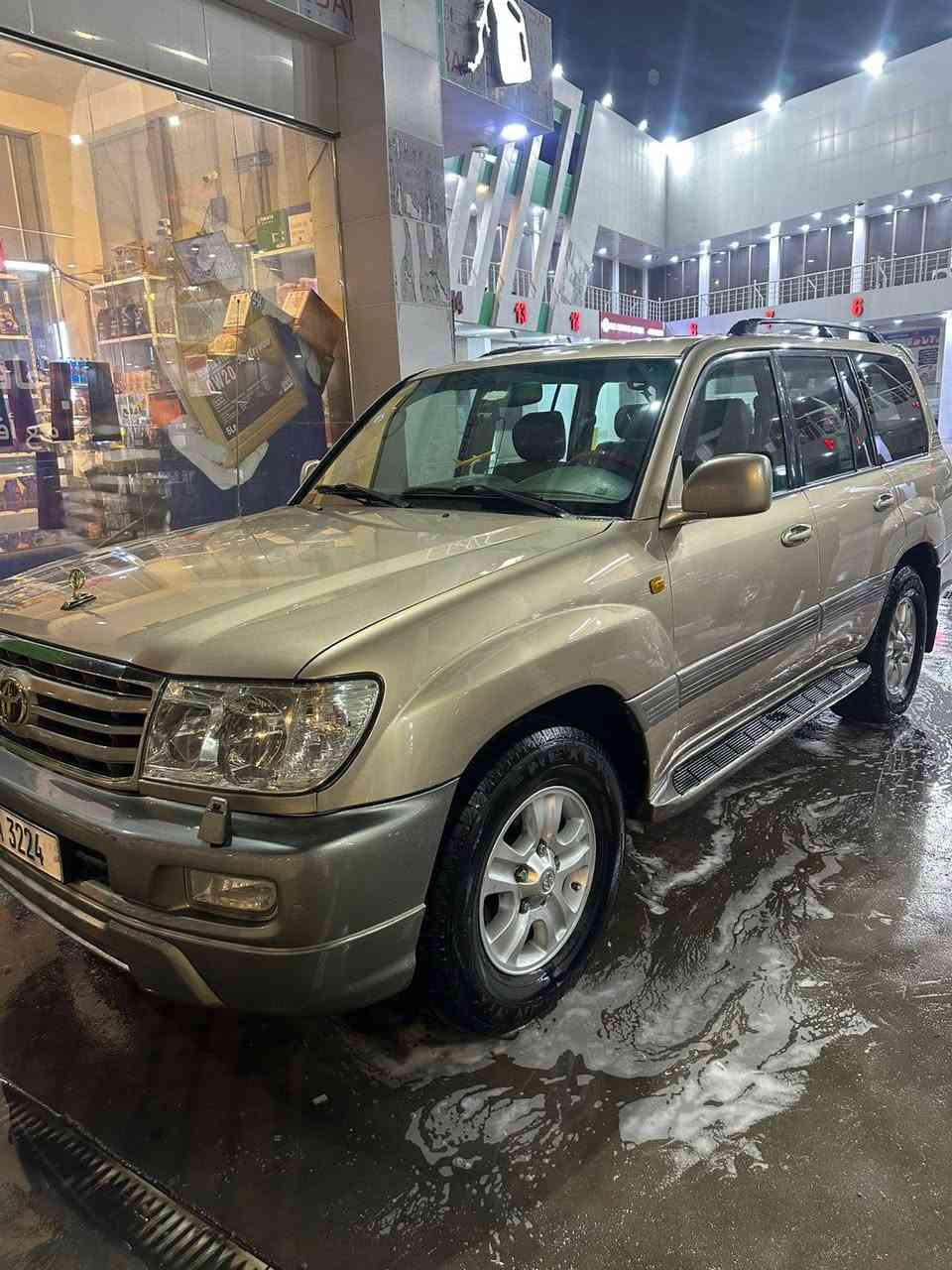 مراوس بحديث فقط 
لاندكروز جكسارة ٢٠٠٥ اصل خليجي . كفالة من الضربة والتبديل و الصبغ ماعدا البلاستك ،وبيها مكانات بارد بسيطة دحجات وخدوش تحميل فقط بدون حادث. والجنطة خسفة رشه خفيفة جماليه  بدون معجون  السيارة جاهزة وكالة كلشي جديد  ،  محرك وكير تبديل جديد مع الجبن كلها ، حدادة امامي وخلفية مع فلنجات امامية ودسكات جدد .  والبريك  ABS تبديل جديد، منظومة تبريد نصب كومبريسر جديد  ، نصب تبديل لايت زنون بالضمان ، تخم تايرات جديد  ، واتر بم وكلج مروحة وولف حماوة ٧٦ درجة  وتبديل قايشات ، وتبديل جامه امامية، شاشة كاربلي حديثة ، كهربائيات تبديل  ظفيرة كلها شغالة ، منظومة وقود كاملة  من الفيت بم الى ثروتل والنوزرلات والبلكات والحساسات والفلتر تبديل جديد  ، السيارة حمام وبوليش وسوادات وتبديل اكزوز من الدكشن للصالنصة جديد ، الرسميات السيارة بأسمي رقم مميز٣٢٢٤، غرامات صفر   . تم تخفيض السعر بيع ١٨٥ بيع او مراوس السوك كلشي بيه هاي مو مال مزاد اخوان لازم اتميز هاي مستورد للخليج  ، العنوان البصرة مجمع الامل السكني رقم ١ قرب ملعب جذع النخله ، التواصل *********** . ابو الخصيب, البصرة
