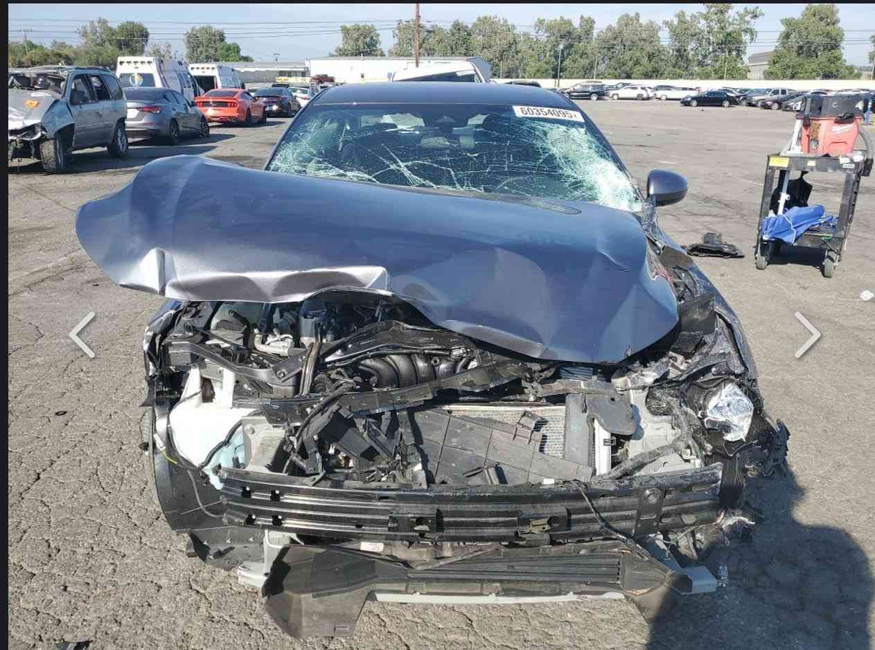 السلام عليكم عندي نيسان سنترا موديل 24 واصله للحره السعر 70 اتصال.   ***********
