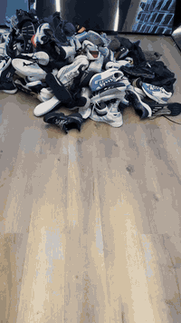 باله امريكيه كسر جديد جميع القطع اصليه موديلات حديثة نظافة تامه
العنوان بغداد السيديه شارع التجاري شارع الامن 
للاستفسار:- ***********
