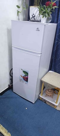 للبيع ثلاج 10قدم   كلش جديده مستخدمه سبوع  وسعر مناسب  07718258388