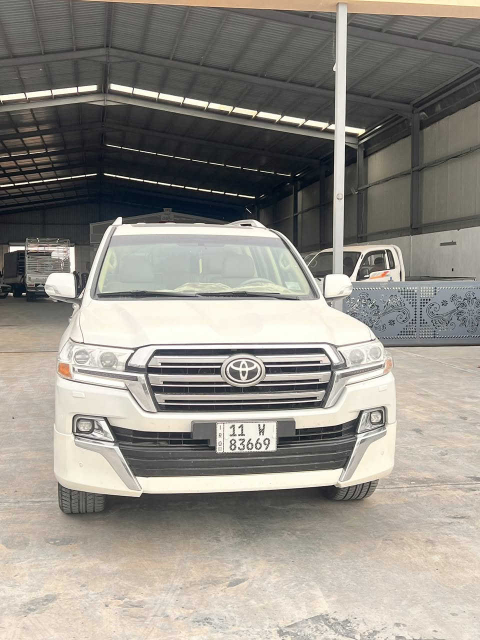 يالله السلام عليكم 
للبيع جكساره لاندكروز موديل 2016محدث 
السياره مكفوله كفاله عامه من اي شخط 
السياره تخبل بمعنى الكلمه كلشي مناقصها 
حساسات بصمه 
تحكمات استيرن 
محرك سته سلندر 
سبعه راكب 
السياره تخبل بل حقيقه 
سعر السياره 465وبيها مجال للاستفسار الاتصال على الرقم 
***********علي المعموري 
عنوان السياره ديالى ناحيه جديده الشط شركه فاضل خيري مقابيل مدخل حي الفرات
