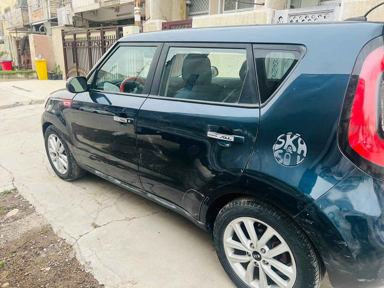 السلام عليكم
كيا صول 2018
ماشيه 55
محرك 2000.   GDl
حادثه جاملغ و بنيد بالصفحه
رقم سليمانيه بأسمي
الاستفسار ***********
السعر (125ورقه)بيها مجال
المكان بغداد الشعب
