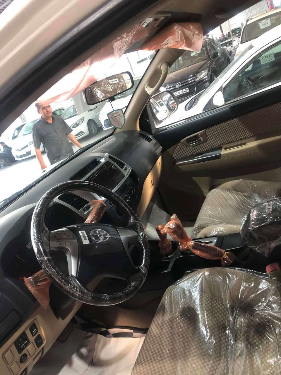 سەرەتا بەناوی خوای گەورە
تۆیۆتا فۆرجینەر ٢٠١٥ بێ بۆیاغ چوار پستۆن دەبڵ ئەکسل گێرو مەکینە بە شەرت سەنەوی نوێیە تا ٢٠٢٨ 
١٣٠ هەزاری هەقیقی رۆیشتیە تا بڵێی خاوێنە تەنها لایتی پێشەوەی لای سەیاق کەمەک ساردی هەیە تەقەو رەقەی تیا نییە هەموو شتی نوێیە سوکان ڤۆلیۆم تەبرید مەرکەزی 
گیرو مەکینەو کارەبایی بە شەرت
*********** كويسينجاك, أربيل
