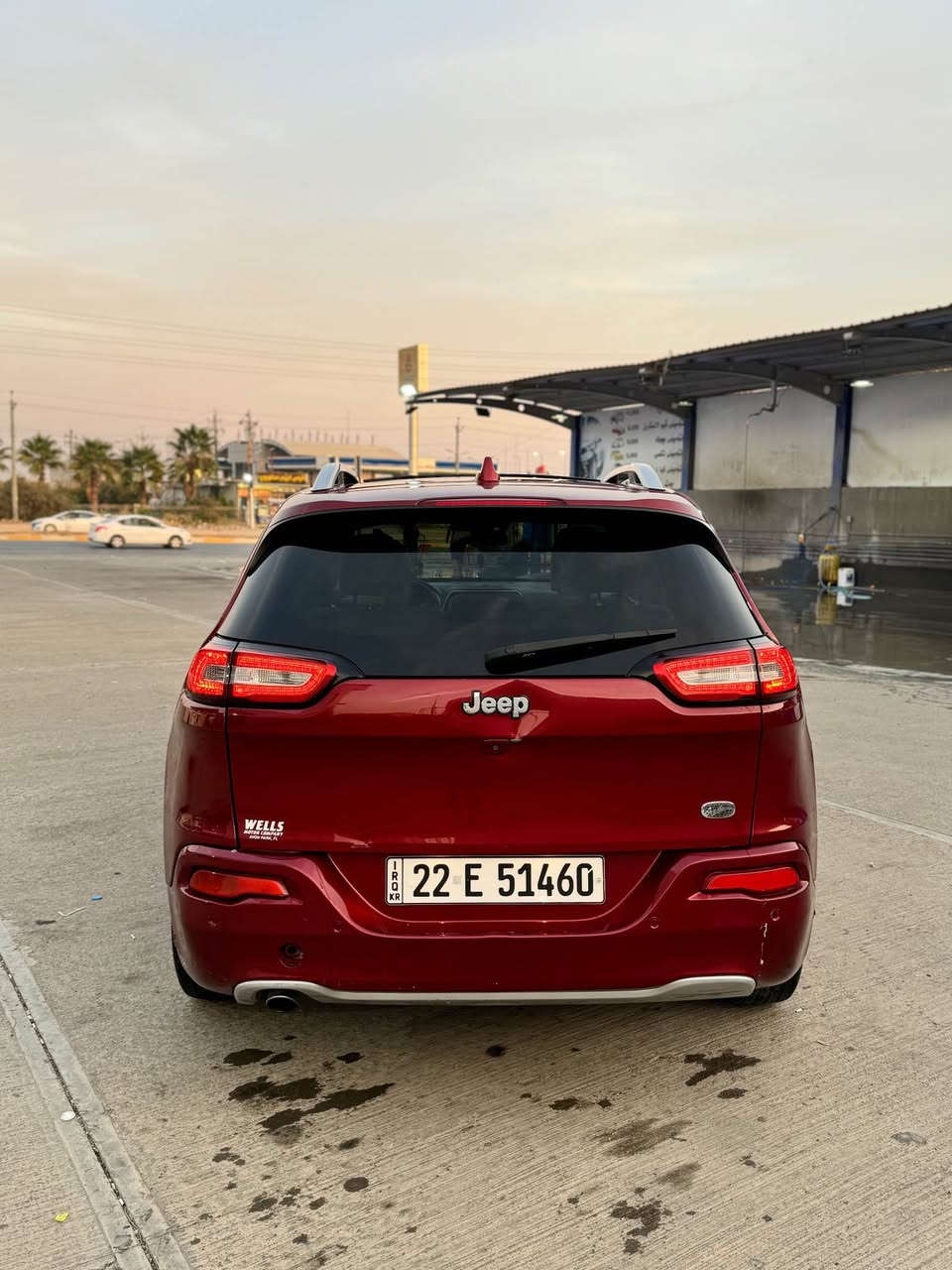 السلام عليكم 

جيب شيروكي بزون 
موديل ٢٠١٧
كحرك ٢٤٠٠ 

مواصفاتها اوڤر لاند 

بانوراما 
داخل جلد اوف وايت 
شاشه جبيرة وكامرا وحساس
مري قلاب 
كشن خزن وتدفئه وتبريد 
دبل اكسل 
صندوك شفط 
بصمة وتشغيل عن بعد 
لايت زنون بلادي 

السيارة بيها جاملغ وربع بنيد بدون دواخل ارباك طاك وراجع سستم 

مكان السيارة اربيل 

السعر 135  وبيها مجال 

***********
*********** أربيل, العراق
