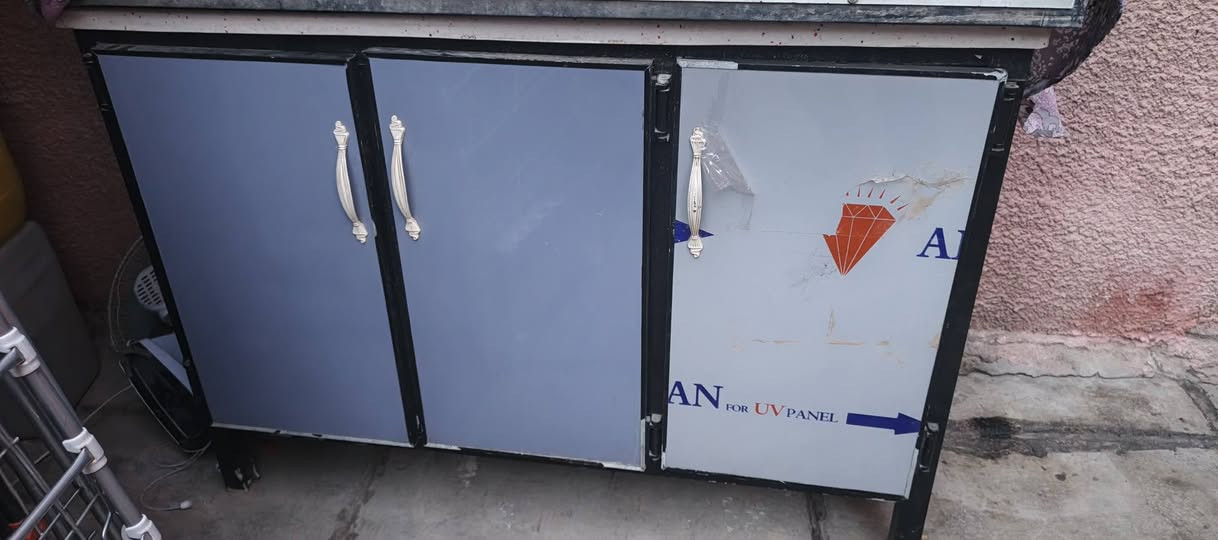 السلام عليكم
كاونتر قطعتين سنك مرمر وملحق ثلاث أبواب استعمال قليل 
مكاني بغداد الشعلة لا يوجد توصيل ***********
