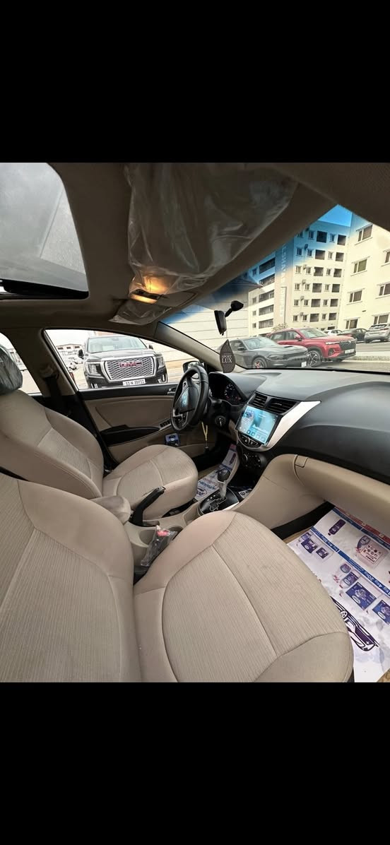 السلام عليكم  للبيع سياره اكسنت  خليجي موديل ١٧  فول  مواصفات ماشيه ٥٥ الف حقيقي   المكينه ١٦٠٠ دوش ام القطرتين السياره خليجي مكفوله كفاله عامه عده بارد بسيط جدا جدا بالجاملغ الامي السياره كلش نضيفه ع وضعيه الشركه  شاشه تدعم  كار بلي    السبير منازل ابد  الله شاهد سياره اعبيه كله محسن بالعافيه ع ياخذه اللوحه جديده سياره  باسمي تحويل ثاني يوم 
السعر: ١٢٣ بيهه مجال بسيط
الاتصال على الرقم : ‭٠٧٧٢ ٩٣٨ ١٩٩٥‬
