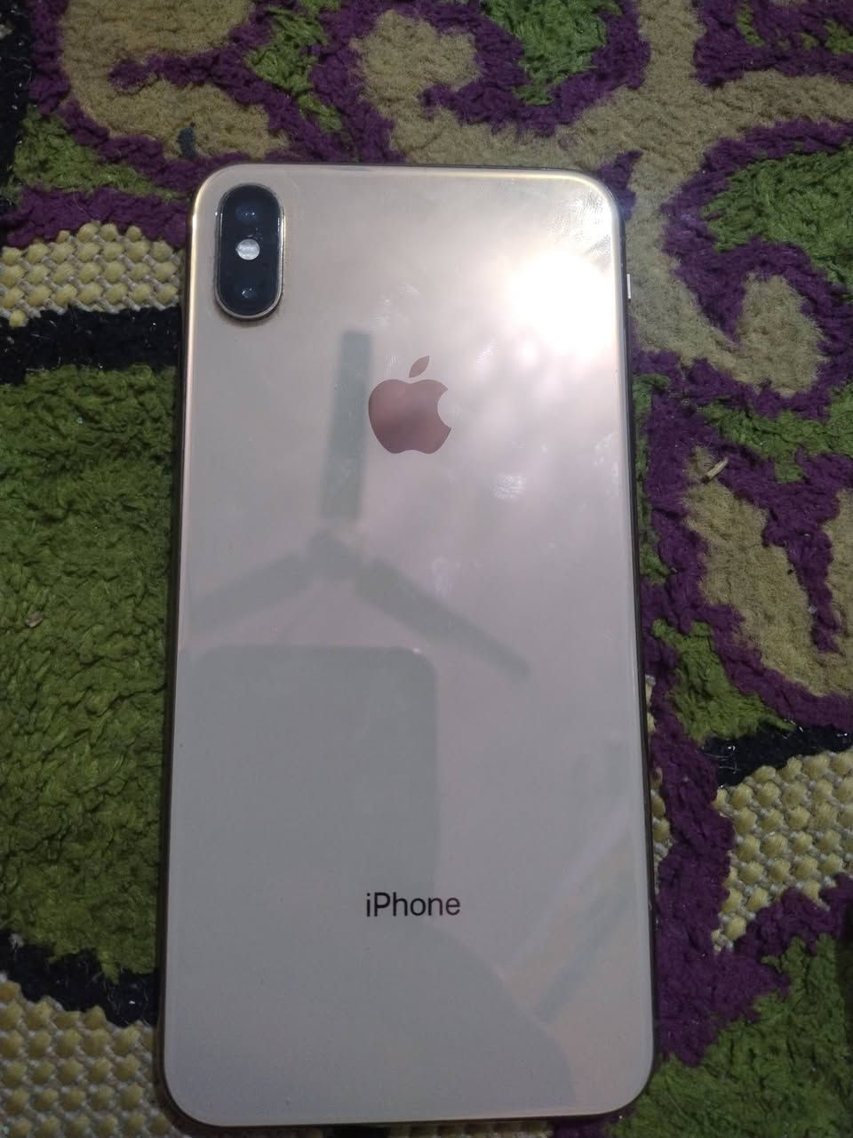 سلام عليكم موبايل ايفون اكس ماكس ذاكرته 256 بي مشكله كامره واكفه يعني بس سيلفي شغال وفيس ايادي هم واكف وال بطاىيه 100مبدله شراي خاص او يتصال ع رقم *********** مكاني بغداد
