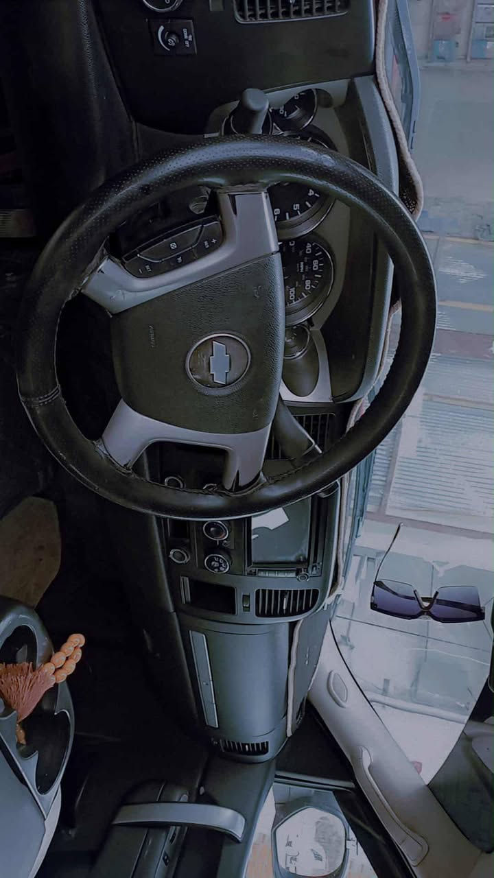 السلام عليكم سلفرادو موديل 2010 ويل  22 مكينه 8سلندر 5300 تخم تاير جديد حداديه جديده مكفولة من كير ومكينه بس ضرره باب السائق نفسه معمره وارد السياره كندي السياره باسمي والرقم اربيل انكليزي تريد تحويل أو وكالة 
مكان السياره بابل والاستفسار على هذا الرقم ***********
