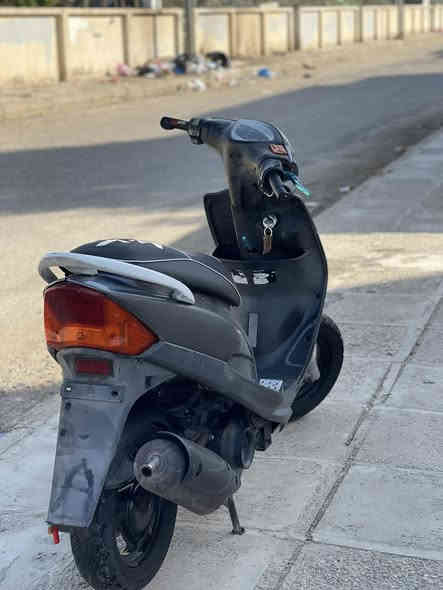 لبيع دراجه مال رمبه كفره ابيض موجود دراجه مزوده اصلي طالع من بغداد وصل مالته موجود طالعه بمليون و١٠٠ وتزويد تعرفون سعره وشراي يتصل وبخدمته مستعجل عليه ***********
