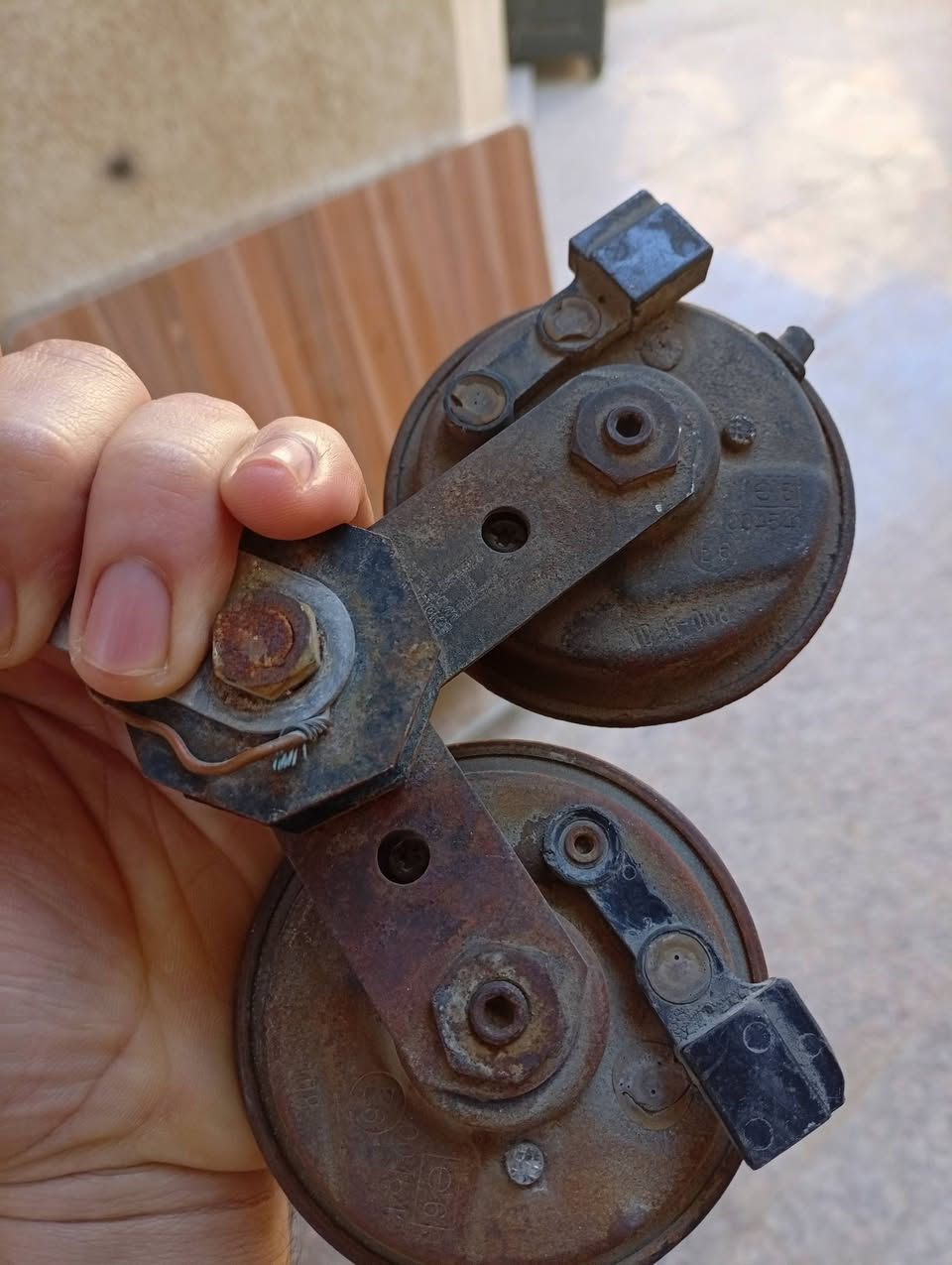 هورنات سيدان فيشه سوده فول نعومه بعدهن بشمع  قفلهن 100 عنواني البصره ***********
