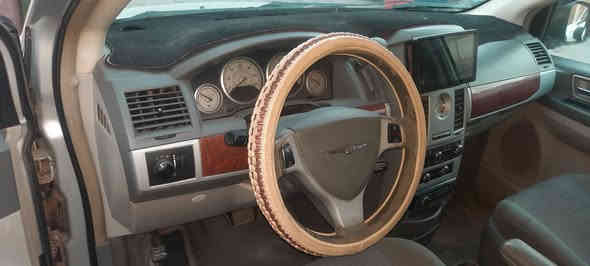 السلام عليكم ورحمة الله  كرفان دوج كلايزر موديل ٢٠٠٨ اربع قطع صبغ جماليه
تبريد فقط غاز صدر أمامي خلفي نضيق تخم تايرات جديد كير مكينه مكفولات  عنوان بغداد السعر ٩٥ بيه مجال حق الجيه رقم هاتف ***********
