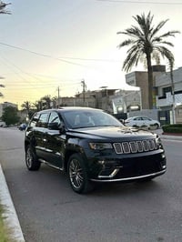 جيب 2016 فئه سومنت رقم بغداد الجديد ورقمها شبه مميز ماشيه 112 ميل مواص...