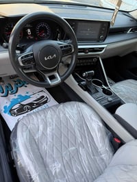 للبيع كيا K5 موديل 21 * بيه جاملغ وبندي تبديل بدون داخل وإيرباص  * خلي...
