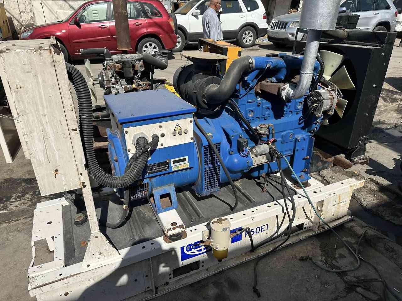 السلام عليكم      لسعر    ٣٦$ ورقه

مولده بيركنز ٤٥ كي في ٤ سلندر شغاله
العنون مجمع مشن مقابيل شارع جاك عبود
***********
***********
