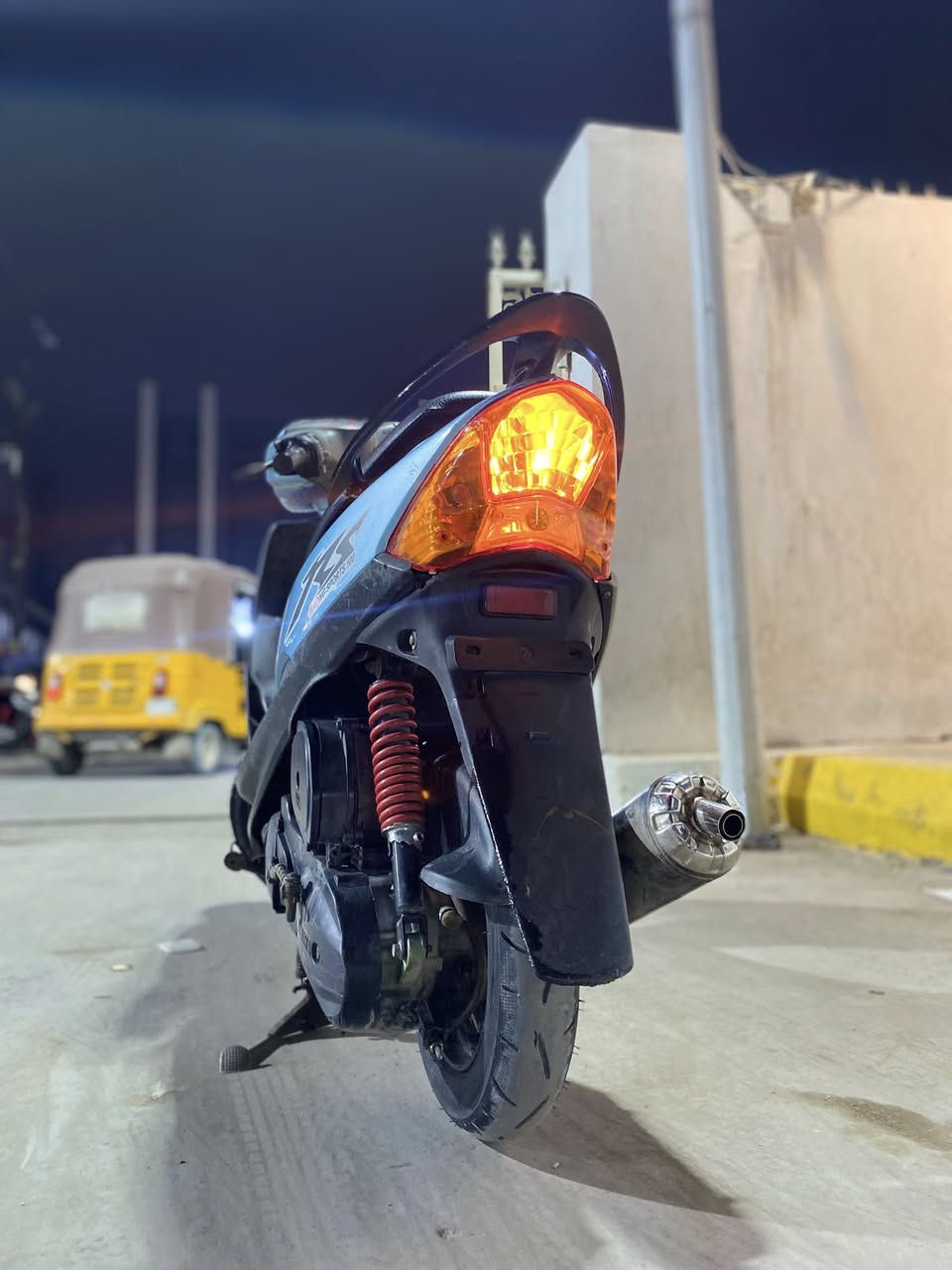 سلام عليكم دراجه ماكس عدله للبيع او مراوس بوليس  مصطره دراجه شلعه  ومعدل سلف هندر  دراجه خير من الله 
مكان بغداد شعله /رقم/***********
