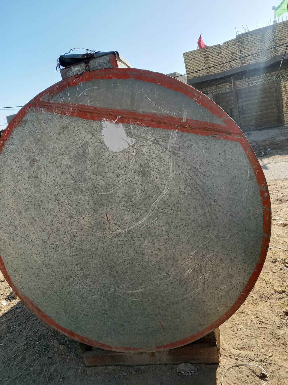 السلام عليكم تانـكي اللبيع سعه 9000 حديد مغلون درجة اولى مامستخدم شي قليل الاتصال ***********
