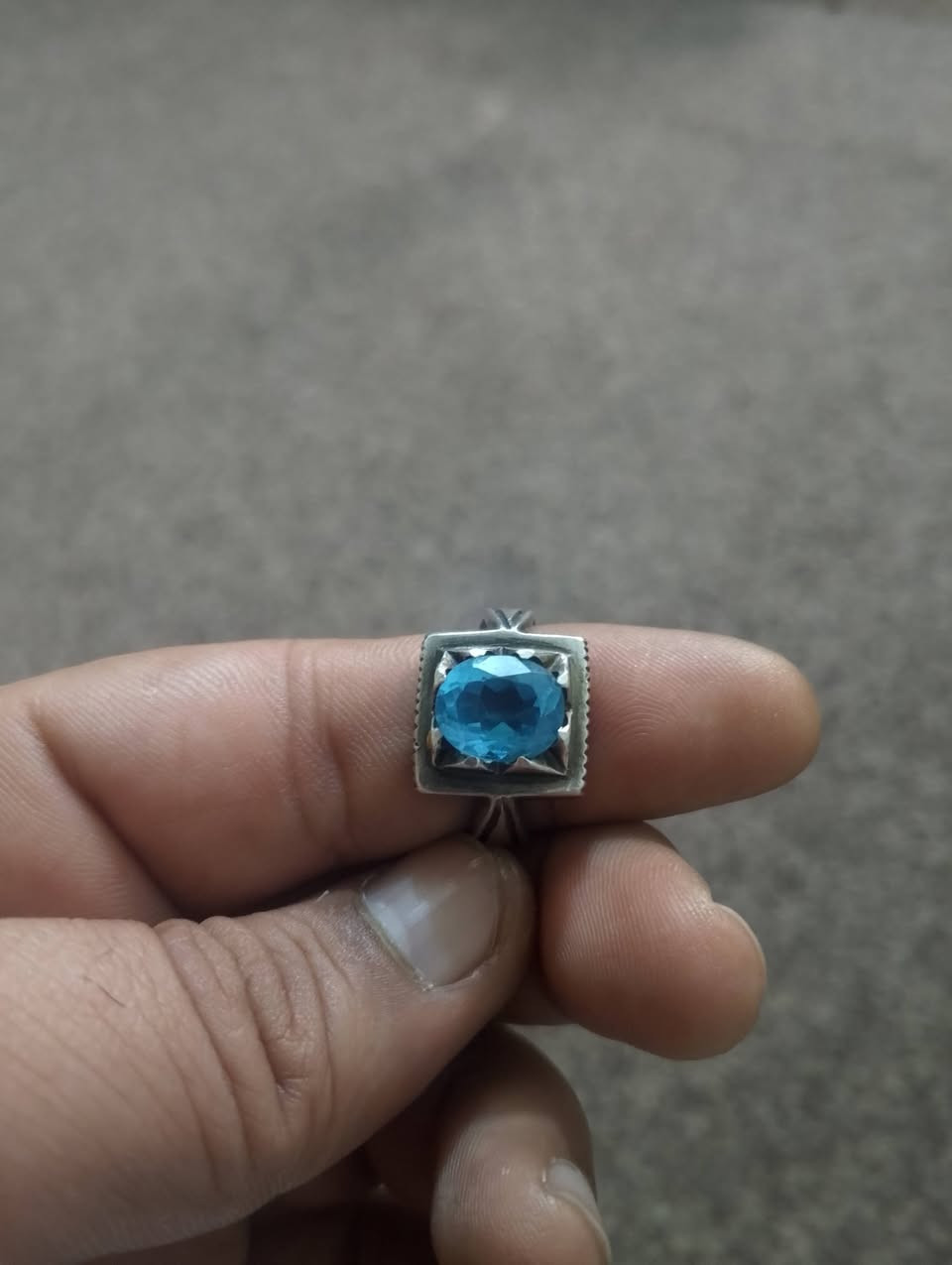 خاتم فضة توباز ازرق صياغة قديمه قياس ٢٢/٢١ 
مكاني بغداد متوفر توصيل بغداد فقط 

السعر خاص


**إذا كنت صاحب هذا الإعلان وتريد حذفه لأي سبب، رجاءا أرسل رسالة إلى الدعم الفني**