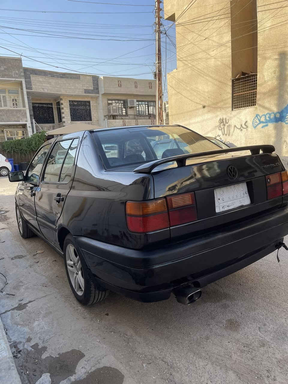 السلام عليكم عندي فنتو للبيع رقم بغداد السياره كلهه بلاديه كير مكينه تبريد شغال بدون حادث ولا تبديل صدر نضيف سياره جاهزه اخر حبايه جام٤ كهرباء ويه السنتر ماناقصهه شي مابيه خياس ابد تنام جواهه كلش نضيفه شغل وطلع وين ميعجبك السعر45 مكاني بغداد ***********
