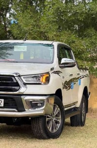 تيوتا هايلوكس موديل 2022 سعودي دبل سنترلوك وارد عبدالطيف جميل  رقم ارب...