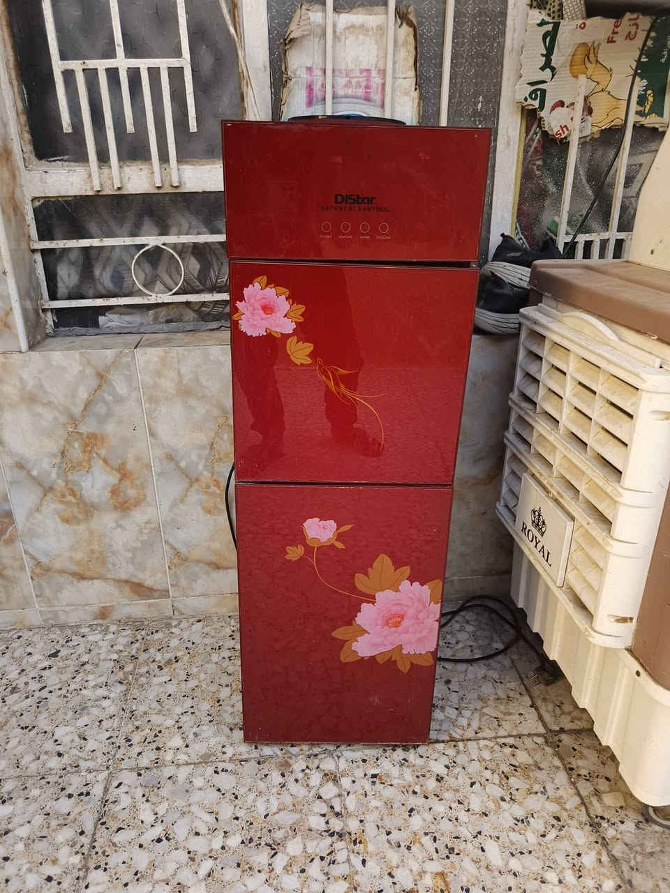 للبيع براد ماء جديد السعر ٧٠ وبي مجال بصيط حك الجيه استفسار عله خاص أو اتصال (***********)
