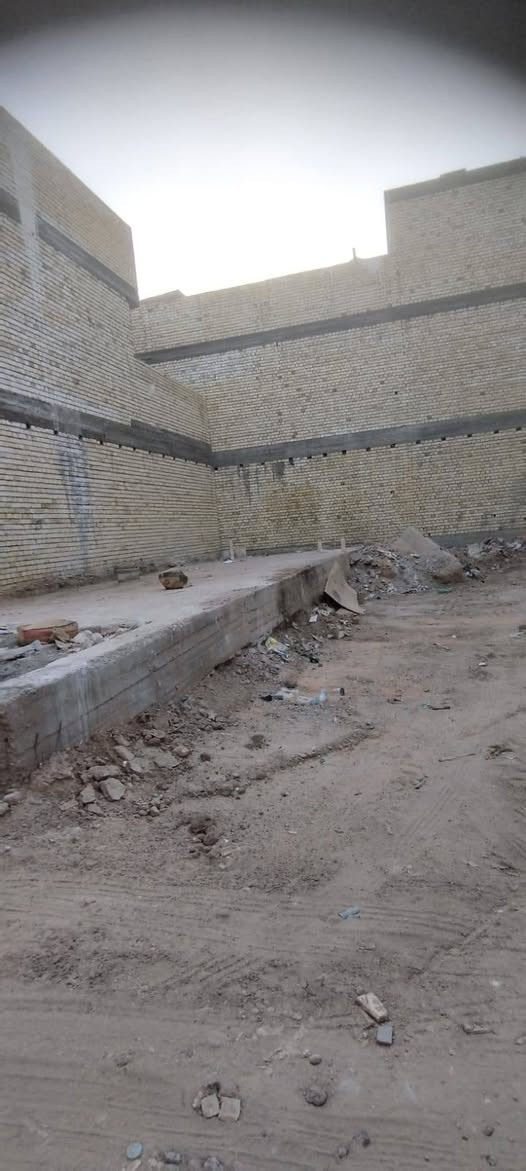 السلام عليكم قطعتين ارض زراعيه قرار محكمة 25 سبع ابكار شارع المعارض قرب كلية القانون قريبه على الشارع العام  بظهر معرض الشمس
90 متر   واجهه 6 نزال 15
 75 متر  واجهه5 نزال 15 مبني رفت. منظومه مجاري منظومه ارضه 
سعر المتر مليون و  500
  
للاستفسار ***********
