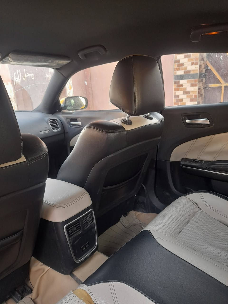 جارجر للبيع بسعر عشرة 135
بيها فخضه موديل ١٦ معلايه ١٩ الكير بي ردمه وصوليات بسمنا الشراي يخابر ويدلل 
***********
