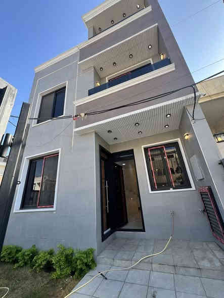 للبيع دار سكن مساحته 57 متر
🏠 الرفاق الاولى  ( واقع حال 80 متر)
⛳️على شارع 20 ركن على شارعين 
موقع مميز جدا ( خلف مدينة ألعاب الجهاد )                                               
⚘️⚘️      الواجهه 7  النزال 8 
           مدخلين بناء Vip 
الطابق الارضي درجه اولى صاله ومطبخ وحمام 
الطابق الاول. غرفتين نوم و حمام 
الطابق الثاني غرفة نوم  وسطحين 
ارضية مرمر تركي  أبواب قاصه 

      ♦️♦️♦️بناء سنة 2025♦️♦️♦️
        🌹السعر   اتصل بنا واتساب 🌹
عنوان المكتب / بغداد ▪︎حي الجهاد ▪︎مدخل الديوان ⛳️

📌الإتصال مكتب الدار للعقار 
📌المهندس بشير الشويلي 
⭐*********** واتساب 
♦️او مراسلة الصفحه 
https://www.facebook.com/الدار-للعقار-102052908357408/
