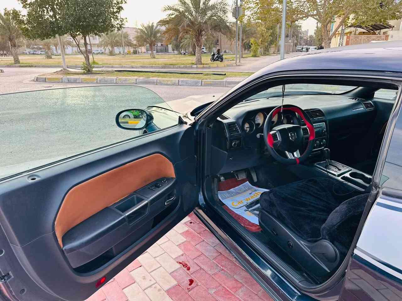 السلام عليكم للبيع دوج جالنجر مديل 2013 للون كلش حلو ازرق موصفات تشغيل عن بعد شاشه كشن سائق كهرباء مكينه وكير مكفولات موصفات السياره sxt محرك 3600 تو ويل تخم تاير صدر امامي خلفي جديد  ومحدثه 2019 TA واي نقص ما بيها شرط وارد امريكي حادث جاملغ امامي وبيها رشات صبغ ابيع احزام رقم بغداد مشروع وظني السعر 98 وقابل التفاوض مكاني كربلاء المقدسه 
الستفسار ***********
