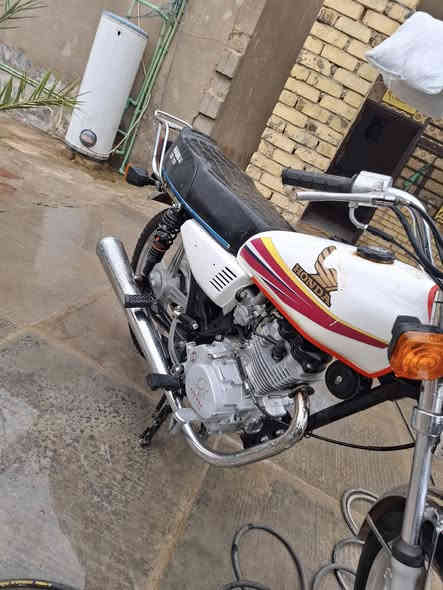 دراجه يراني هوندا موديل 2019 مجفته ستوه محرك 125 وراق صوليه  السعر 475مكان الديوانية قضاء الشاميه  هاذه رقمي ***********
