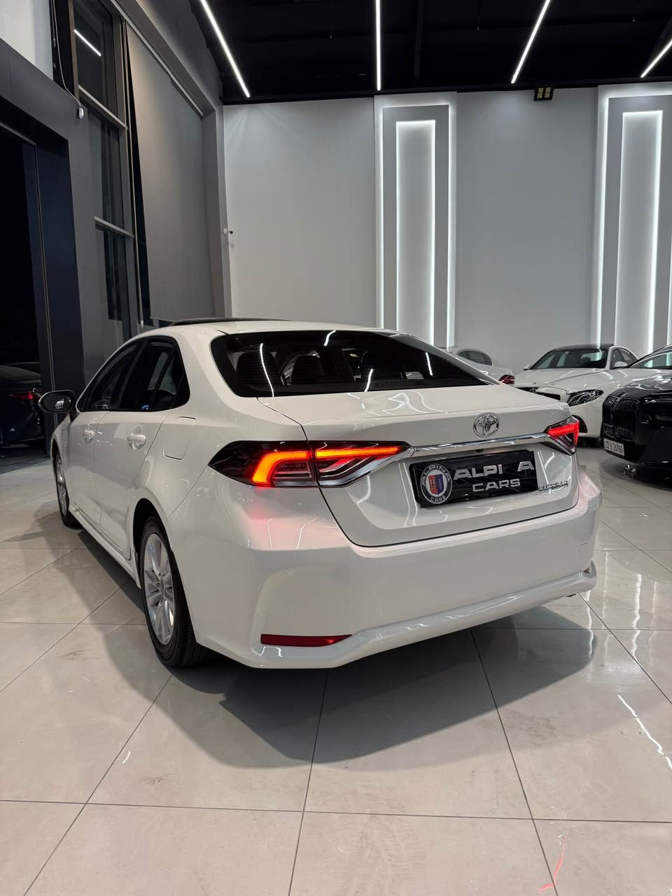 Toyota Corolla 2024 hybrid وارد صيني شكل خليجي
وارد صيني شكل خليجي هايبريد 
ماشي/ ٢٦ الف كيلومتر 
صبغ/ بدون صبغ مكانين صغير تعديل 
موصفات/ فول موصفات سلايد - كوشن جلد - كاميرا خلفي - رادارات - تبريد مركزي باقي معروفه .
*********** whats app أربيل, العراق
