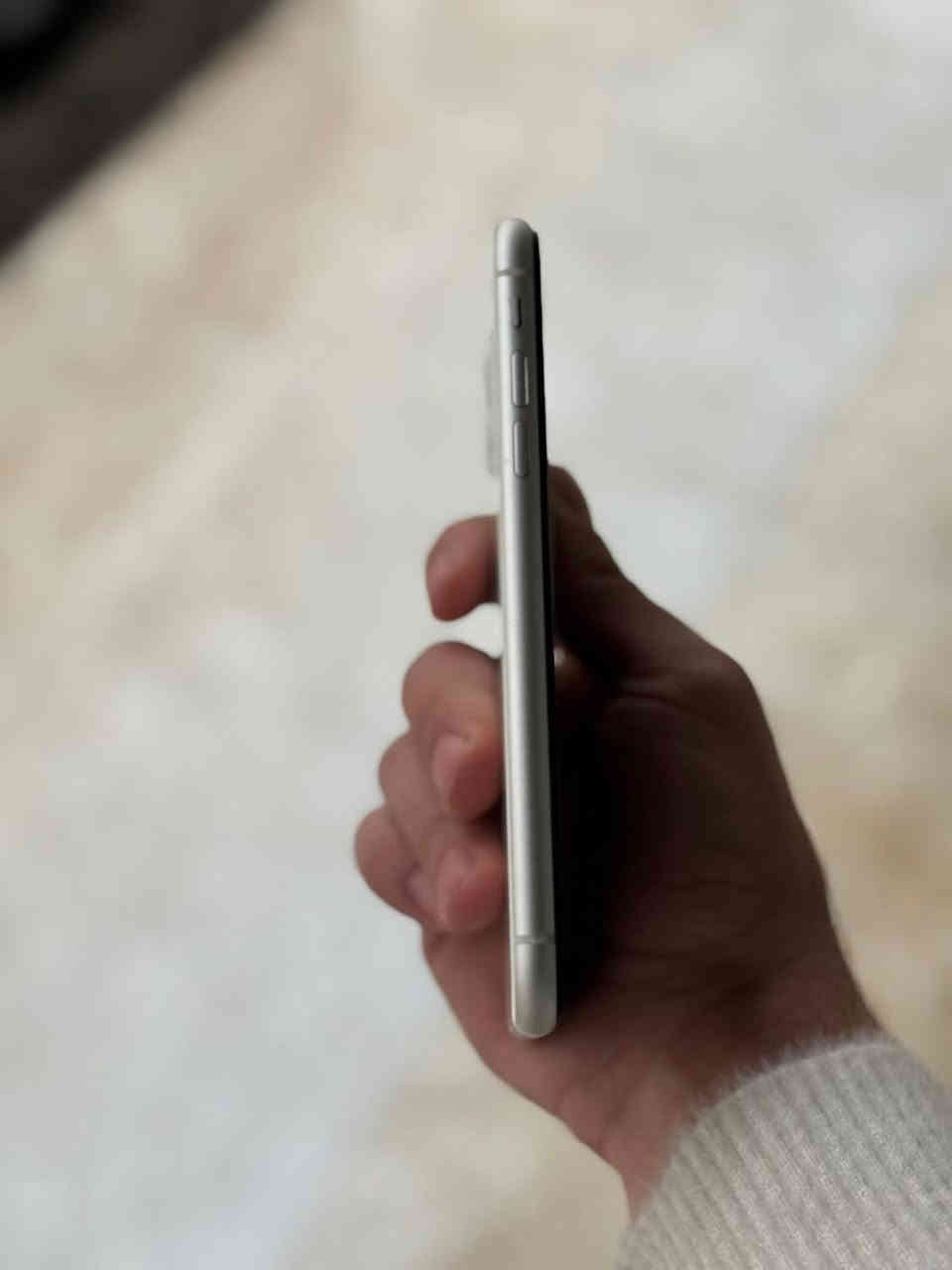 السلام عليكم أيفون 11 عادي وتر بروف ممفتوح نضيف مابيه اي شخوط ذاكره 128 بطاريه 74 للبيع سعره 225 مكاني غزاليه ***********
