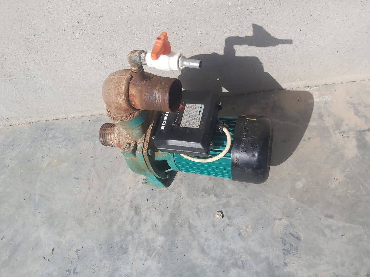 السلام عليكم اخوان ماطور ماء للبيع ٣ انج شغال مع صونده ٦٠ متر السعر اتصل  ***********
