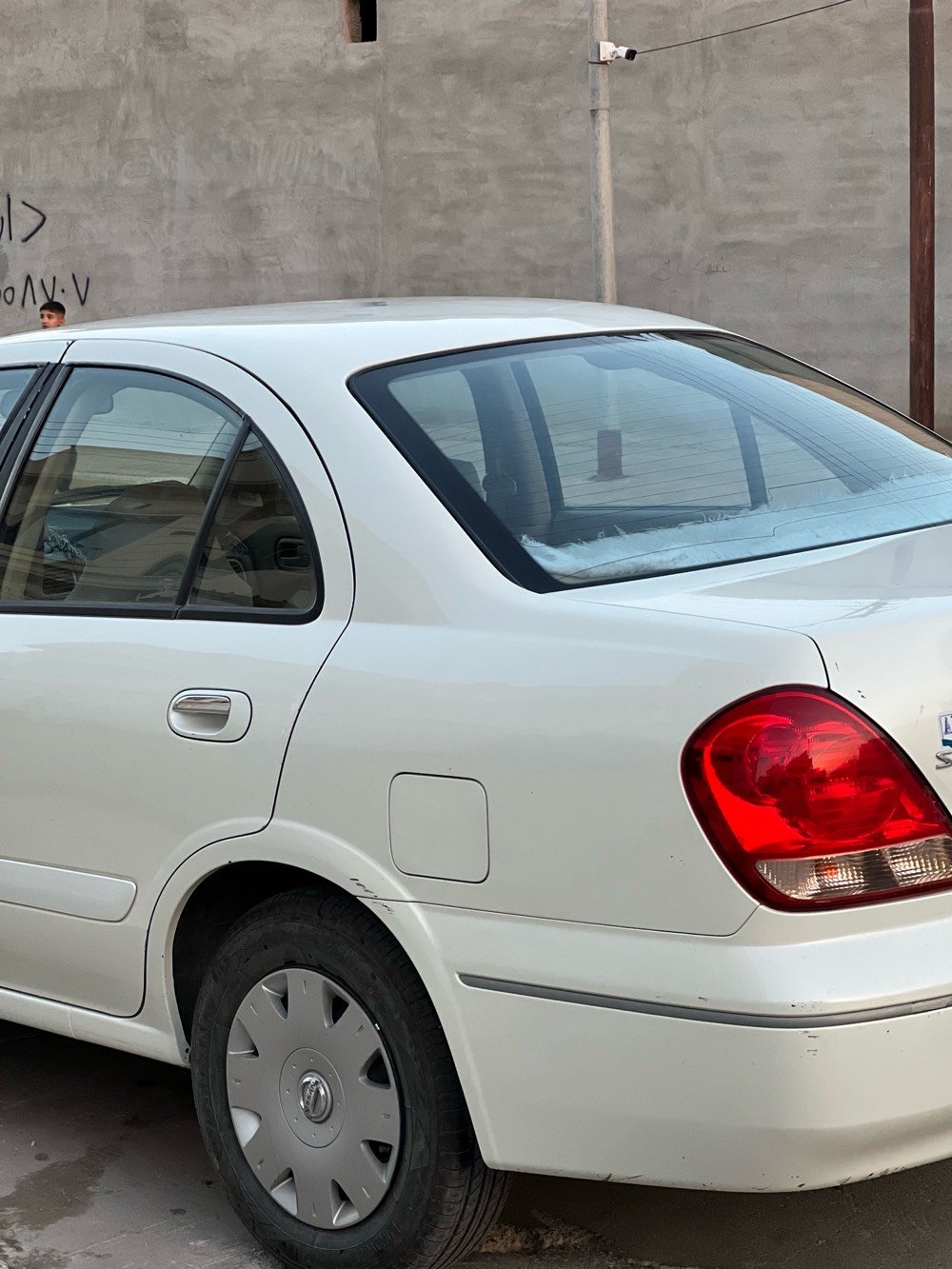 بسم الله الرحمن الرحيم 
نسيان صني موديل 2007 لون ابيض
مواصفات EX سياره نظيفة وحلوه 
حجم المحرك 16 (4 سلندر)
عدد المقاعد 4
نوع المقاعد قماش 
گير عادي 
لوحة السيارة كركوك خصوصي بسمي وشرط التحويل كلين تايتل 
مكفوله كفاله عامه سياره مال بيت 
رقم الهاتف/*********** الاتصال بالرقم
مكان كركوك .