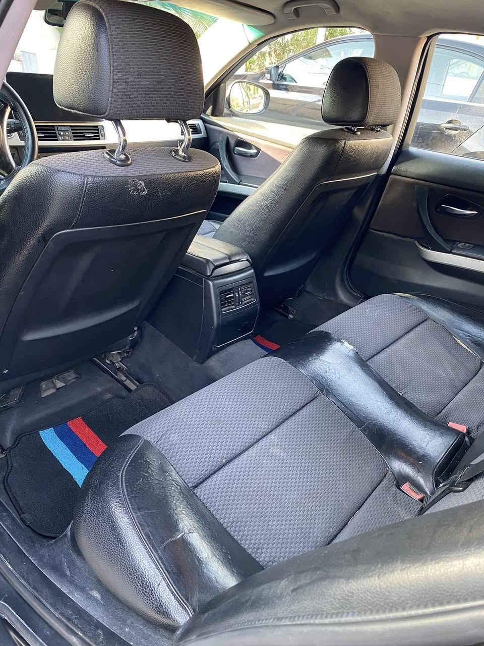 بي إم 2010حجم 320جار بستن دوقطعه بغ بي ليدان15ورقه غرامه ييل سه ر سعر 96قفل***********
